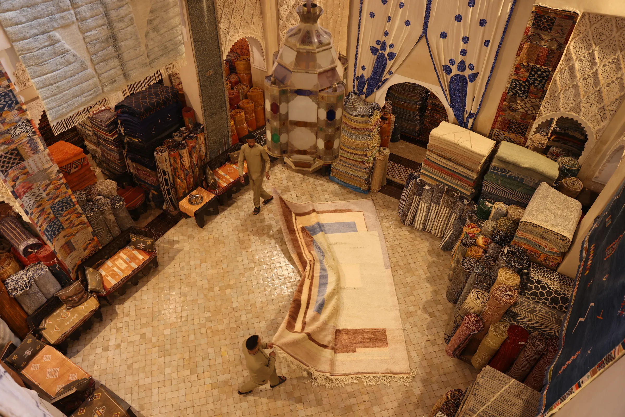 La salle des tapis des Nomades de Marrakech
